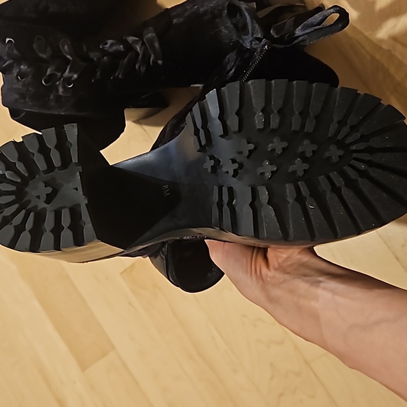 NWT widow boots velvet - Picture 8 of 8
